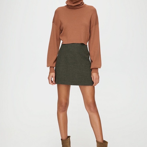 Aritzia❣️Renee skirt /(classic mini skirt) wool - Picture 5 of 10
